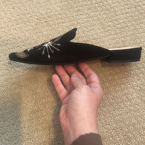 Size 35 Embroidered Sun and Moon Mules. - Picture 11 of 14